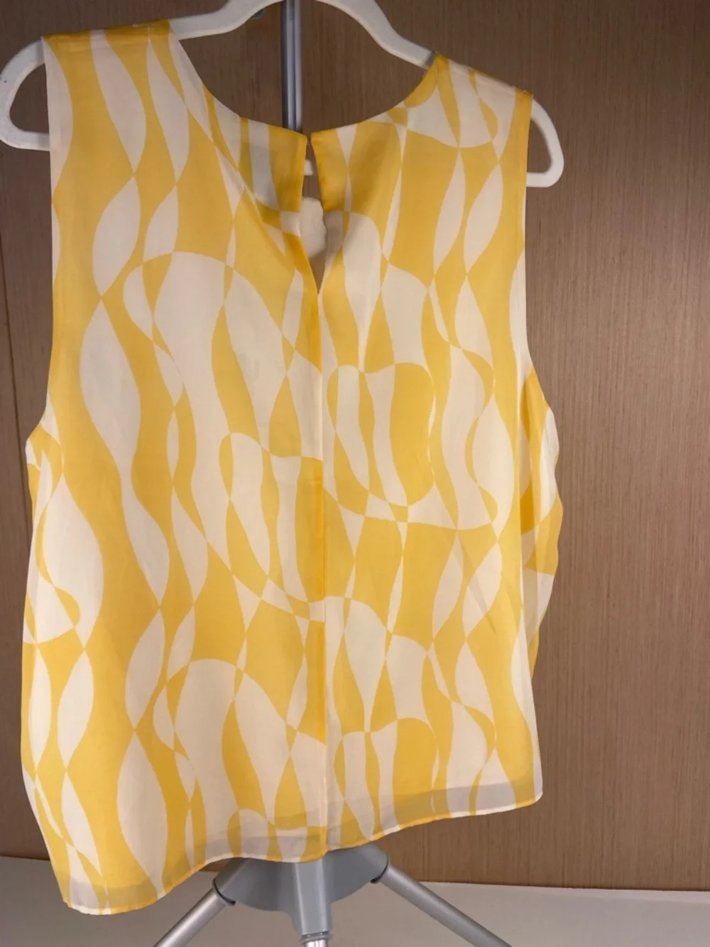 Calvin Klein Yellow Abstract Sleeveless Blouse XL Sheer Lightweight Top